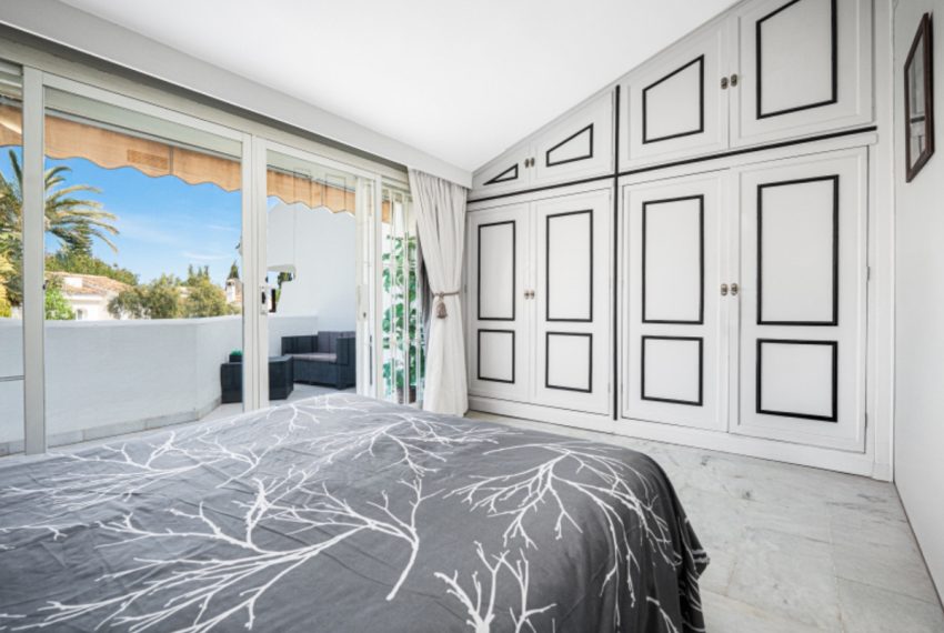 R5018857-Townhouse-For-Sale-Sierra-Blanca-Terraced-3-Beds-169-Built-6
