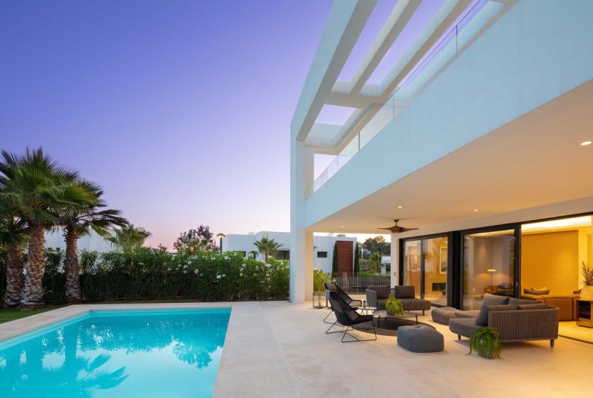R5018980-Villa-For-Sale-Nueva-Andalucia-Detached-5-Beds-486-Built-3