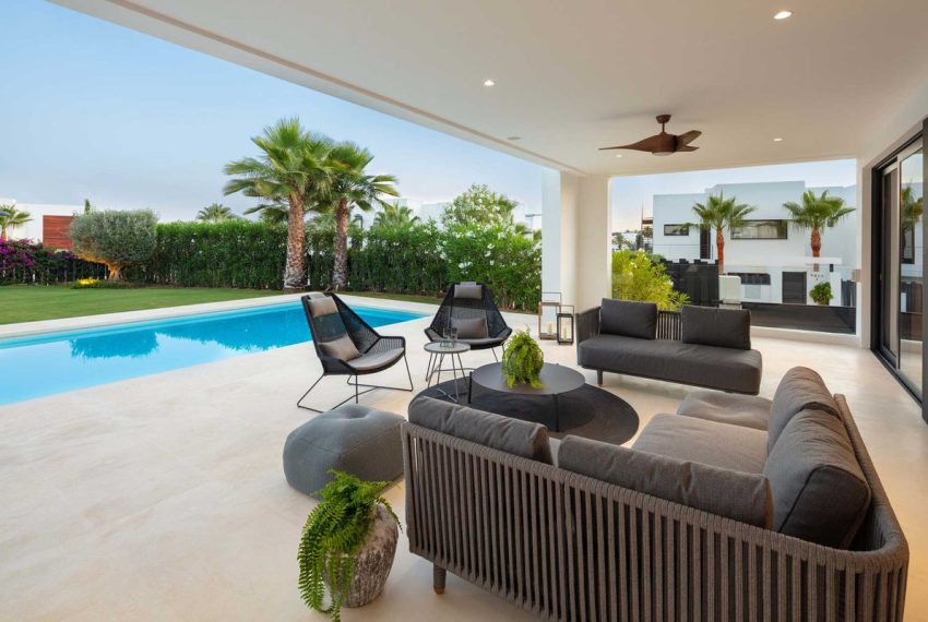 R5018980-Villa-For-Sale-Nueva-Andalucia-Detached-5-Beds-486-Built-4