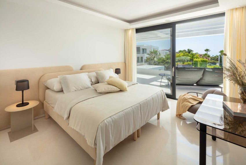 R5018980-Villa-For-Sale-Nueva-Andalucia-Detached-5-Beds-486-Built-9