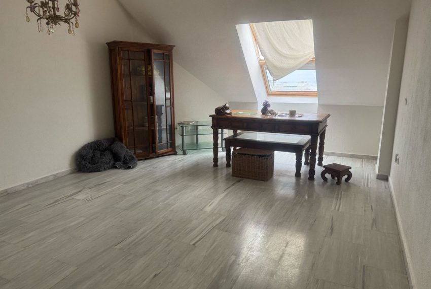 R5019088-Apartment-For-Sale-San-Pedro-de-Alcantara-Penthouse-3-Beds-92-Built-1