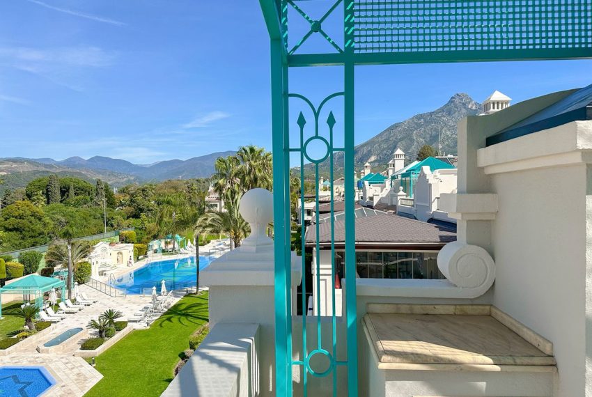 R5019358-Apartment-For-Sale-The-Golden-Mile-Penthouse-Duplex-3-Beds-220-Built-12
