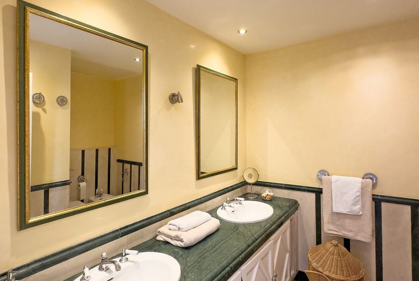 R5019358-Apartment-For-Sale-The-Golden-Mile-Penthouse-Duplex-3-Beds-220-Built-14