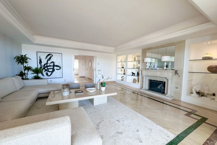 R5019358-Apartment-For-Sale-The-Golden-Mile-Penthouse-Duplex-3-Beds-220-Built-2