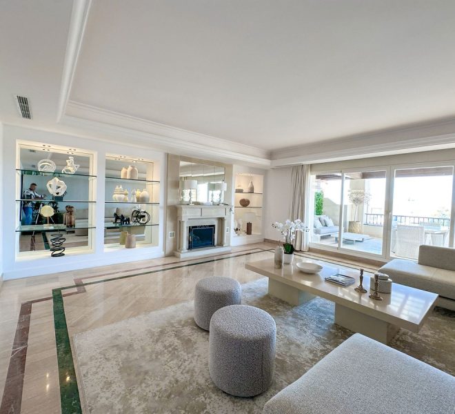 R5019358-Image 1-Penthouse Duplex - 3 Beds - 220 Built