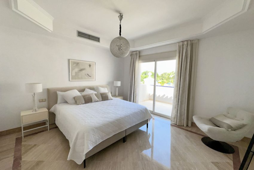 R5019358-Apartment-For-Sale-The-Golden-Mile-Penthouse-Duplex-3-Beds-220-Built-7