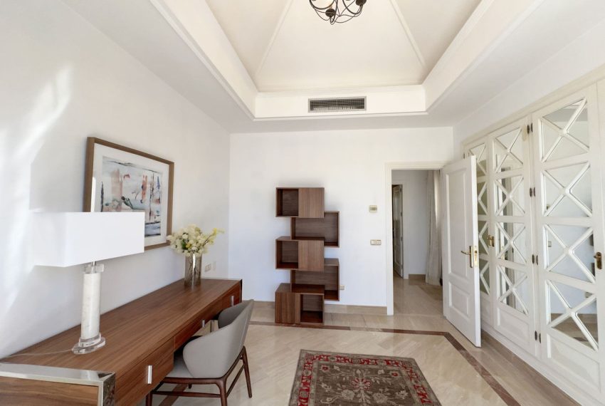 R5019358-Apartment-For-Sale-The-Golden-Mile-Penthouse-Duplex-3-Beds-220-Built-8
