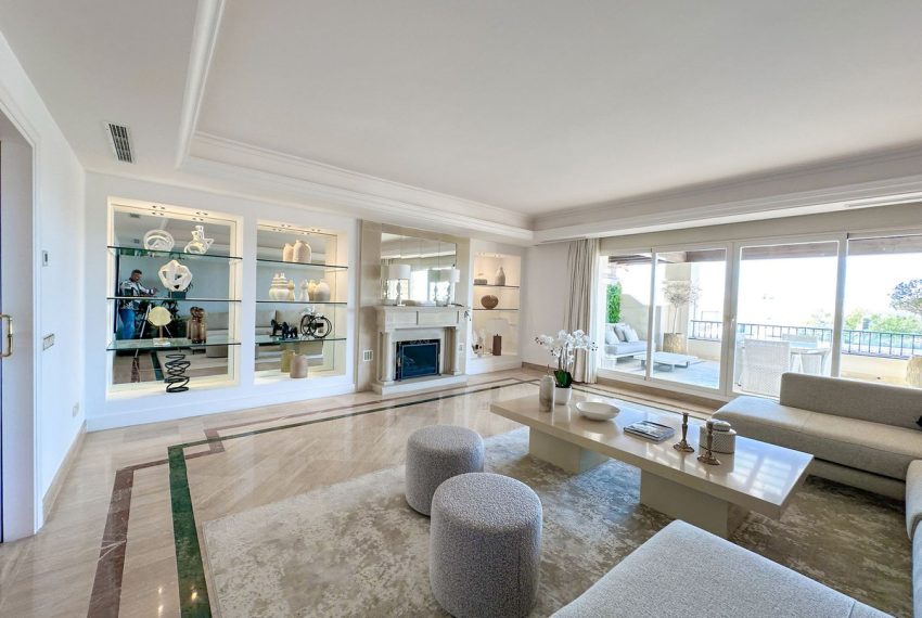 R5019358-Apartment-For-Sale-The-Golden-Mile-Penthouse-Duplex-3-Beds-220-Built