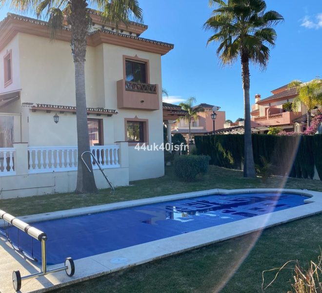 R5019445-Image 1-Semi Detached - 4 Beds - 196 Built