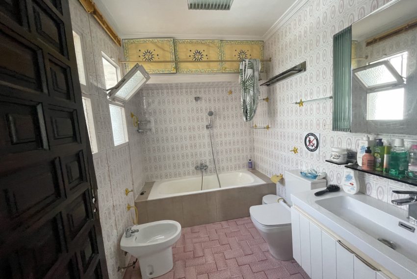 R5019775-Villa-For-Sale-Nueva-Andalucia-Semi-Detached-5-Beds-336-Built-12