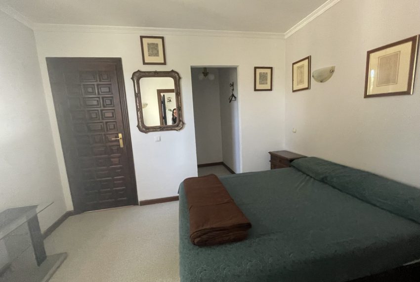 R5019775-Villa-For-Sale-Nueva-Andalucia-Semi-Detached-5-Beds-336-Built-17