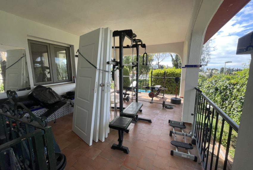 R5019775-Villa-For-Sale-Nueva-Andalucia-Semi-Detached-5-Beds-336-Built-18