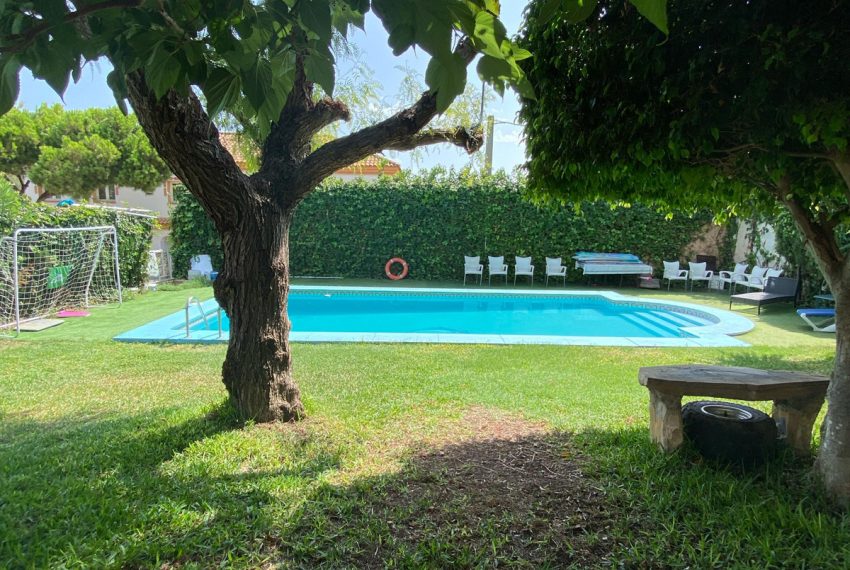 R5019775-Villa-For-Sale-Nueva-Andalucia-Semi-Detached-5-Beds-336-Built-2