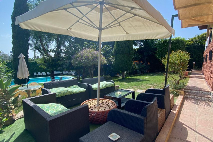 R5019775-Villa-For-Sale-Nueva-Andalucia-Semi-Detached-5-Beds-336-Built