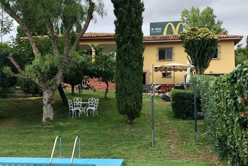 R5019775-Villa-For-Sale-Nueva-Andalucia-Semi-Detached-5-Beds-336-Built-9
