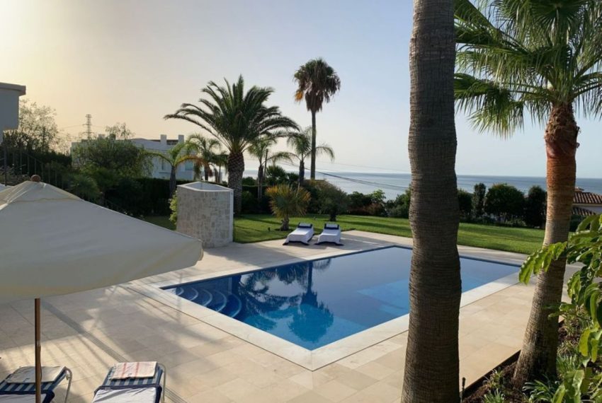 R5019811-Villa-For-Sale-Estepona-Detached-7-Beds-502-Built-2