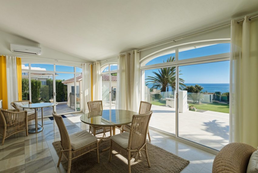 R5019811-Villa-For-Sale-Estepona-Detached-7-Beds-502-Built-7