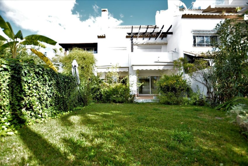 R5020276-Townhouse-For-Sale-The-Golden-Mile-Terraced-4-Beds-260-Built-1