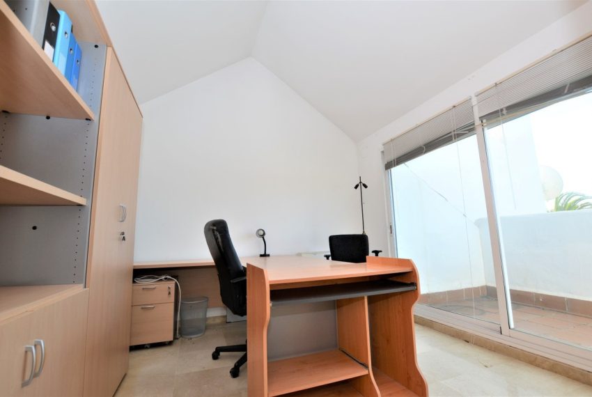 R5020276-Townhouse-For-Sale-The-Golden-Mile-Terraced-4-Beds-260-Built-12