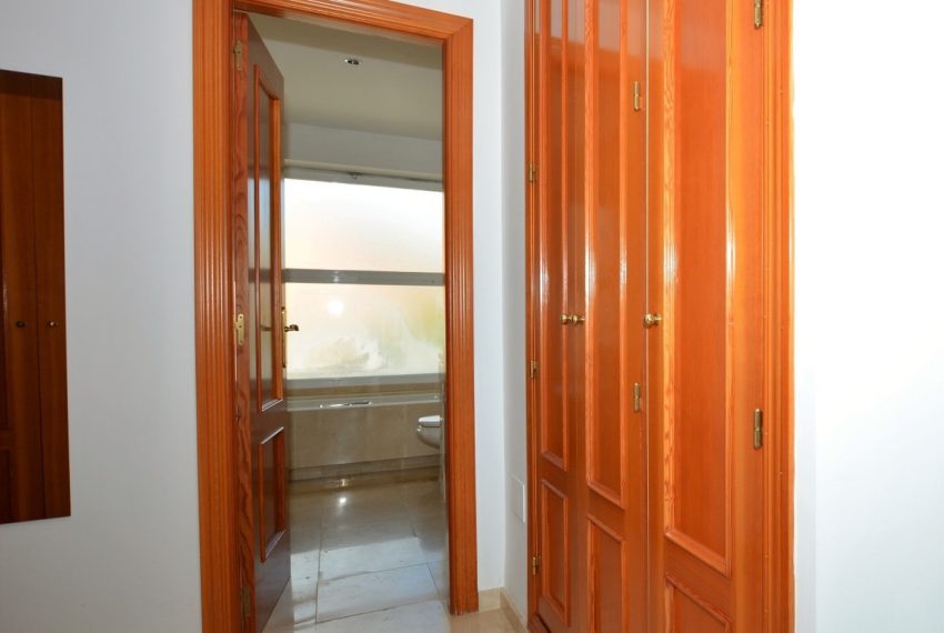 R5020276-Townhouse-For-Sale-The-Golden-Mile-Terraced-4-Beds-260-Built-15