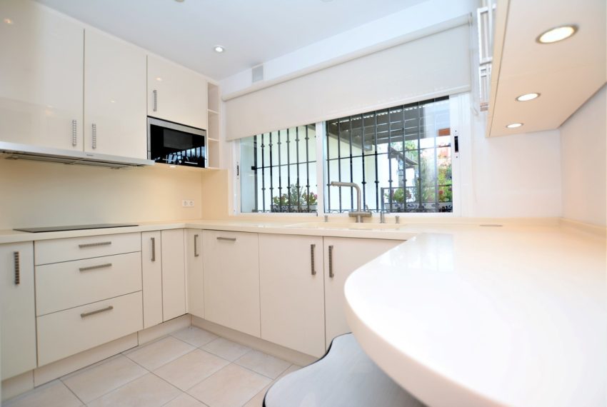 R5020276-Townhouse-For-Sale-The-Golden-Mile-Terraced-4-Beds-260-Built-18