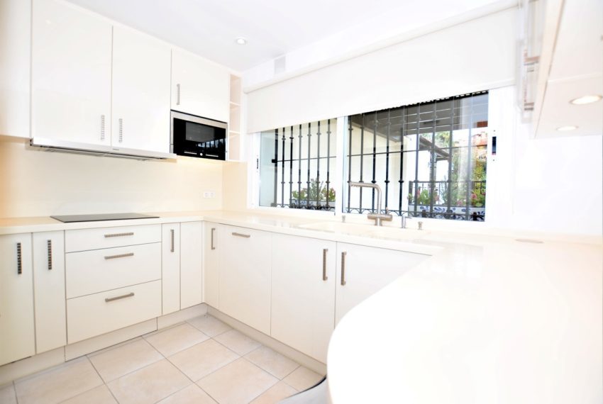 R5020276-Townhouse-For-Sale-The-Golden-Mile-Terraced-4-Beds-260-Built-19