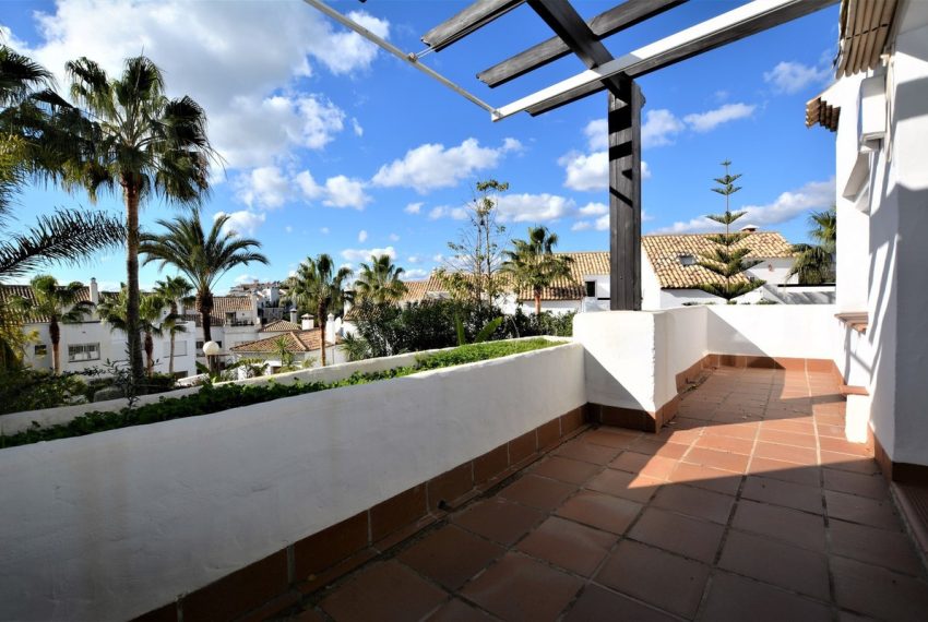 R5020276-Townhouse-For-Sale-The-Golden-Mile-Terraced-4-Beds-260-Built-2