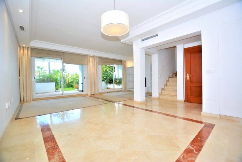 R5020276-Townhouse-For-Sale-The-Golden-Mile-Terraced-4-Beds-260-Built-3