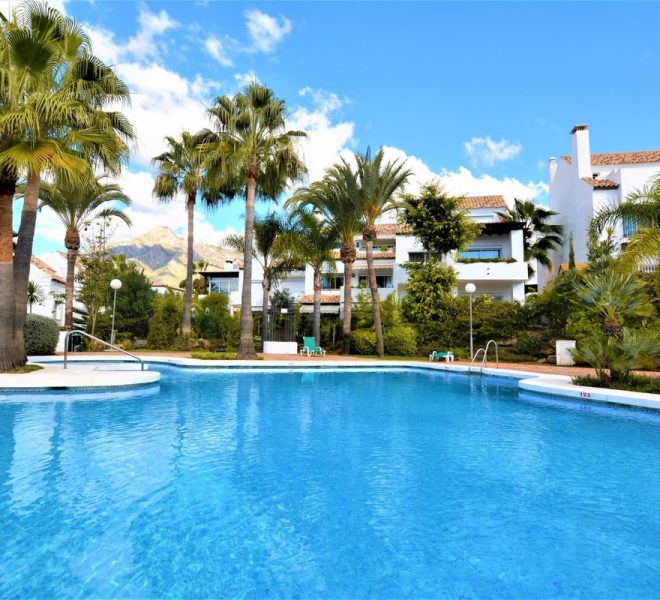R5020276-Image 1-Terraced - 4 Beds - 260 Built