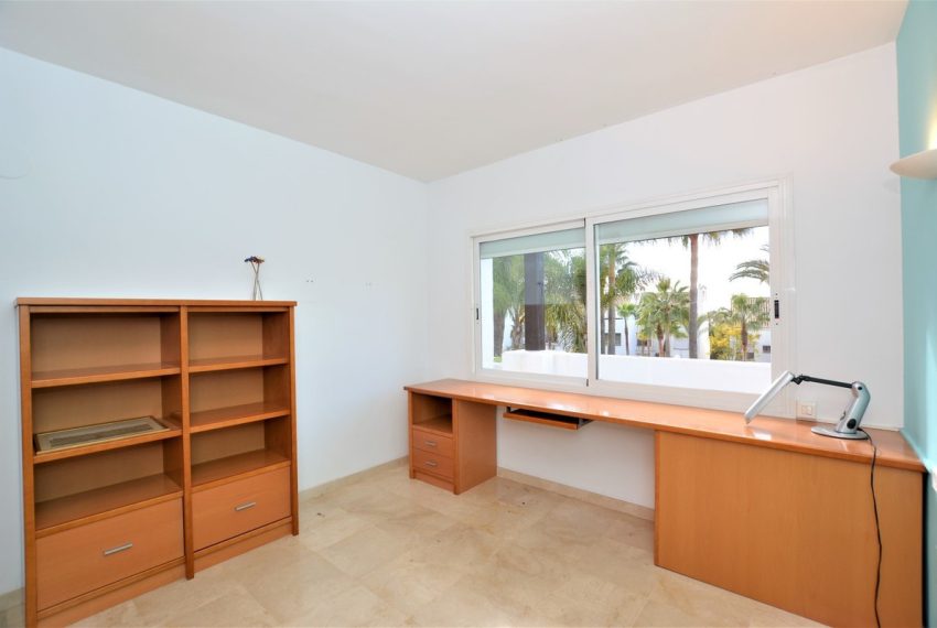 R5020276-Townhouse-For-Sale-The-Golden-Mile-Terraced-4-Beds-260-Built-7