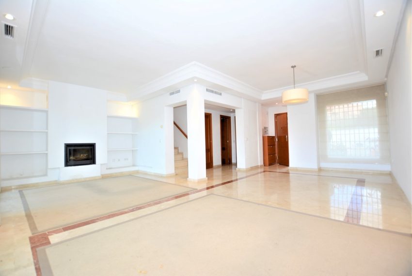 R5020276-Townhouse-For-Sale-The-Golden-Mile-Terraced-4-Beds-260-Built-8