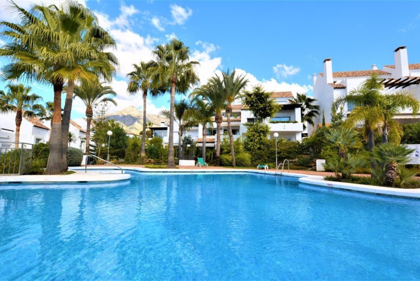 R5020276-Townhouse-For-Sale-The-Golden-Mile-Terraced-4-Beds-260-Built