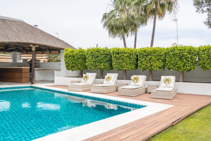 R5020606-Villa-For-Sale-Nueva-Andalucia-Detached-5-Beds-510-Built