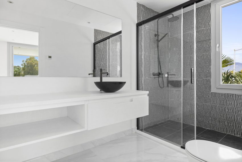 R5020702-Villa-For-Sale-San-Pedro-de-Alcantara-Detached-5-Beds-450-Built-9