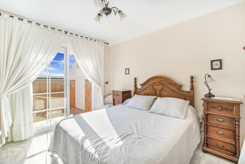 R5020762-Townhouse-For-Sale-Estepona-Terraced-4-Beds-230-Built-10