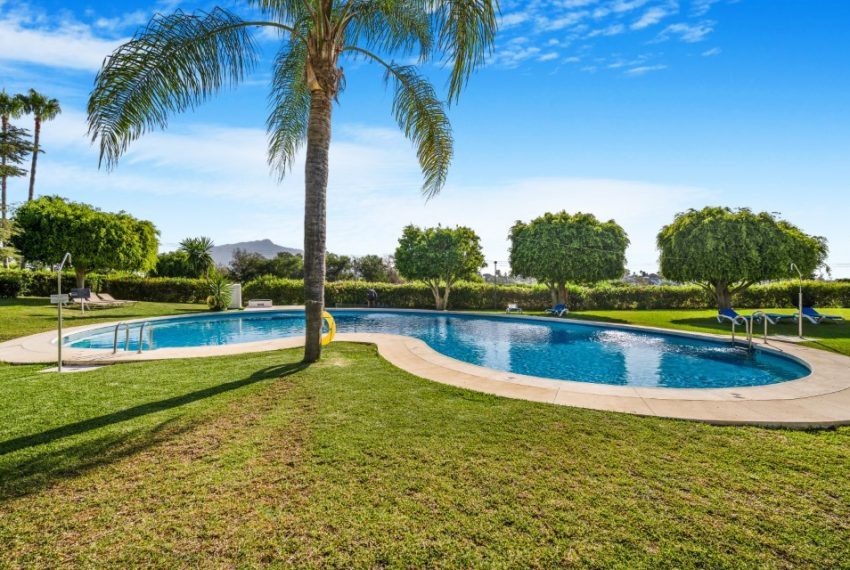 R5020762-Townhouse-For-Sale-Estepona-Terraced-4-Beds-230-Built-2