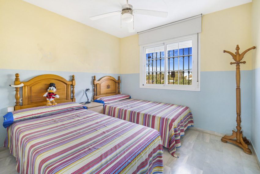 R5020762-Townhouse-For-Sale-Estepona-Terraced-4-Beds-230-Built-5