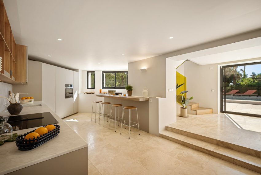 R5020771-Villa-For-Sale-Nueva-Andalucia-Detached-4-Beds-262-Built-14