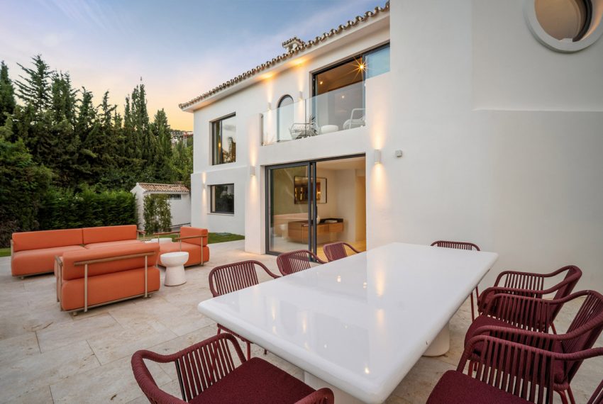 R5020771-Villa-For-Sale-Nueva-Andalucia-Detached-4-Beds-262-Built-19