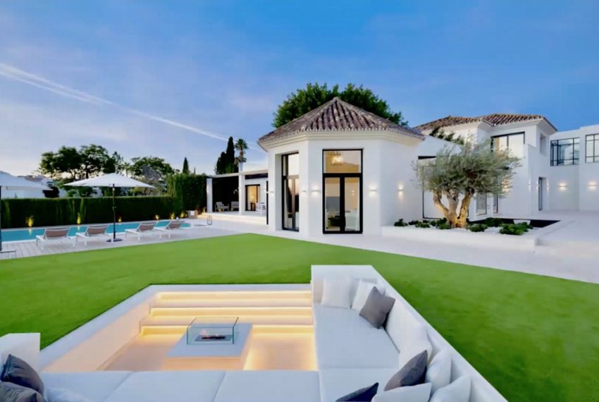 R5022925-Villa-For-Sale-Aloha-Detached-5-Beds-553-Built