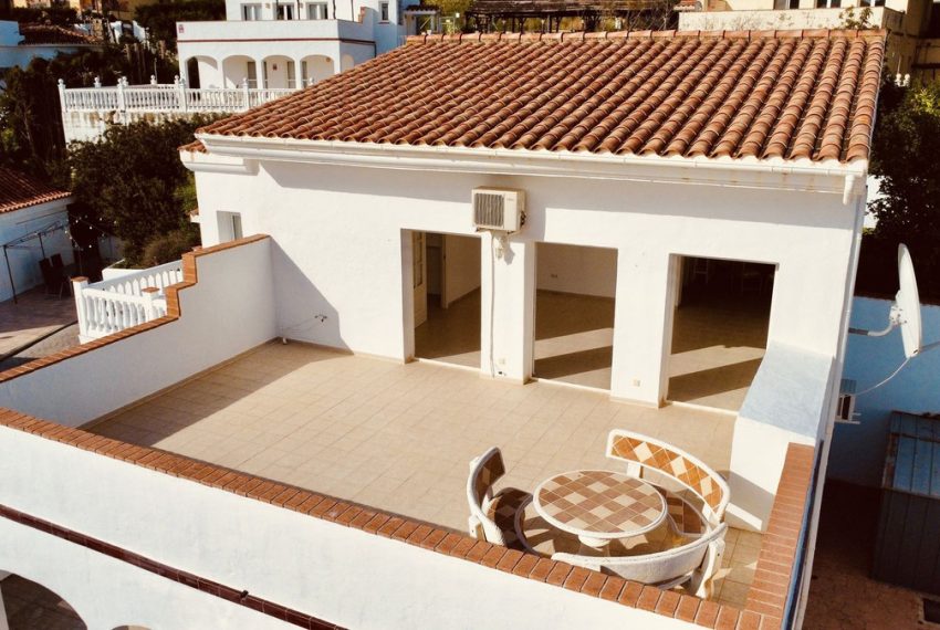 R5023111-Villa-For-Sale-Estepona-Detached-3-Beds-170-Built-2