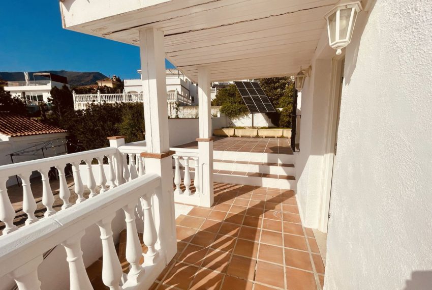 R5023111-Villa-For-Sale-Estepona-Detached-3-Beds-170-Built-3