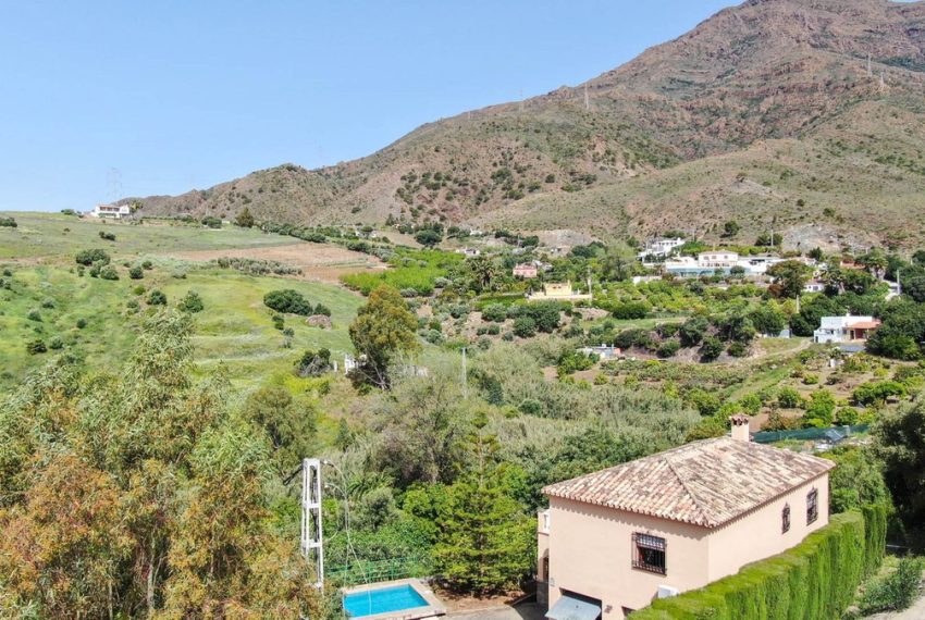 R5023150-Villa-For-Sale-Estepona-Finca-4-Beds-158-Built-2
