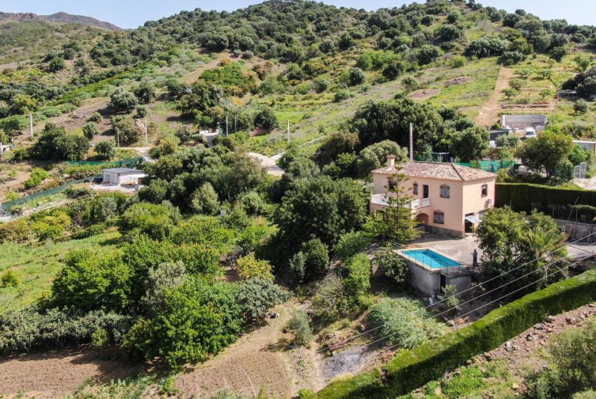 R5023150-Villa-For-Sale-Estepona-Finca-4-Beds-158-Built-4