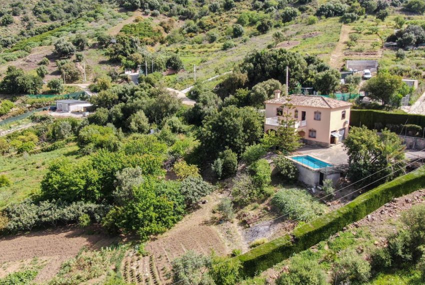 R5023150-Villa-For-Sale-Estepona-Finca-4-Beds-158-Built
