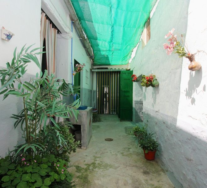 R5023324-Image 1-Terraced - 7 Beds - 292 Built