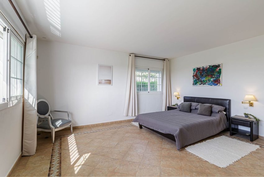 R5023336-Villa-For-Sale-El-Paraiso-Detached-5-Beds-587-Built-11