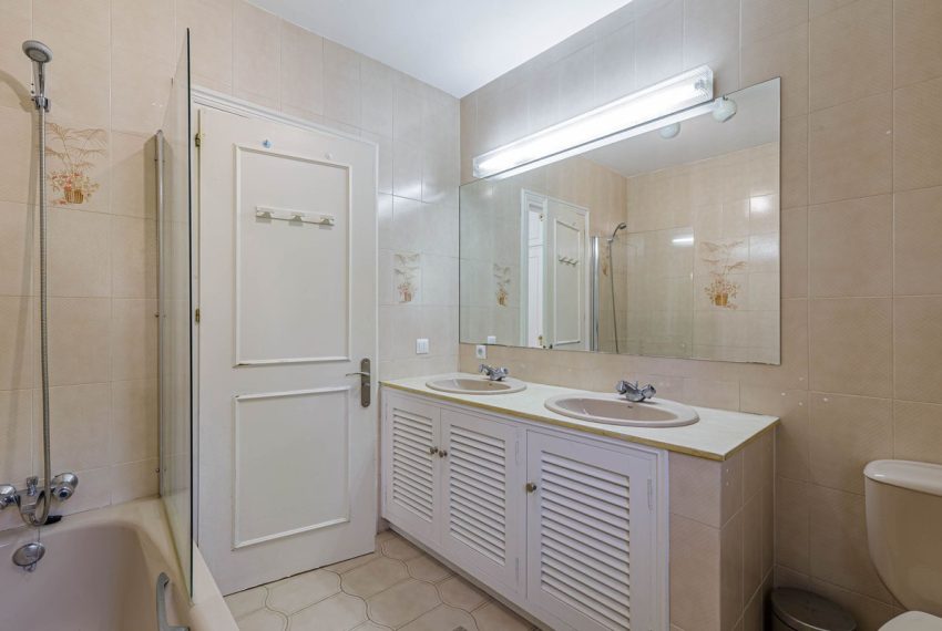 R5023336-Villa-For-Sale-El-Paraiso-Detached-5-Beds-587-Built-18