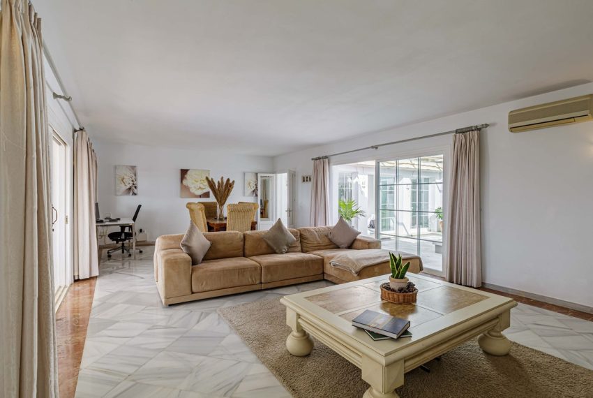 R5023336-Villa-For-Sale-El-Paraiso-Detached-5-Beds-587-Built-5