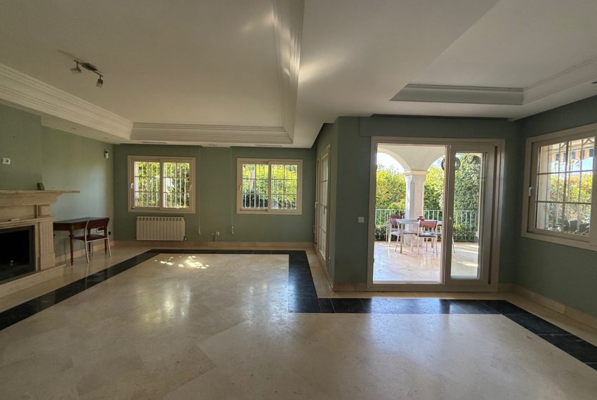 R2527412-Villa-For-Sale-Puerto-Banus-Detached-5-Beds-380-Built-15